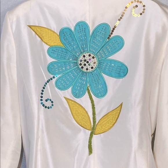 VNTG Russell Kemp 100% Silk Floral Blazer with Beaded Detailing - Picture 4 of 10